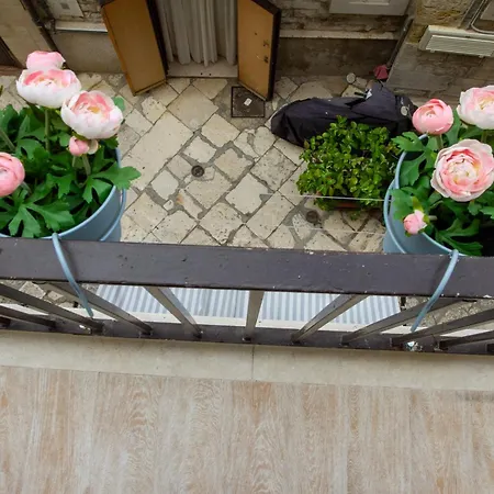 In Un Click Apartment *